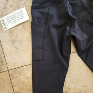 Lululemon Black Athletic Leggings with Side Pocket